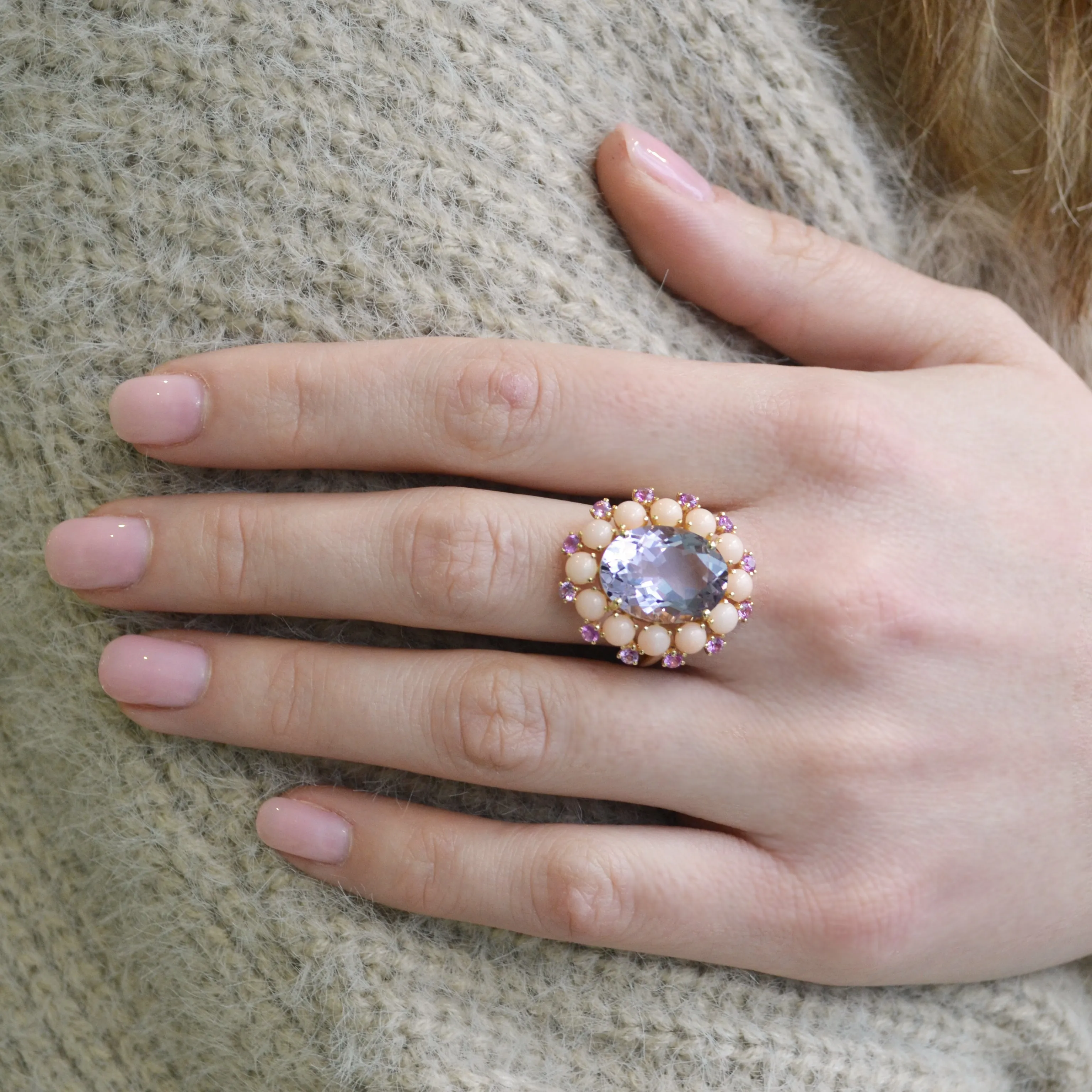 A & Furst - Sole - Ring with Rose de France, Angel Skin Coral and Pink Sapphires, 18k Yellow Gold