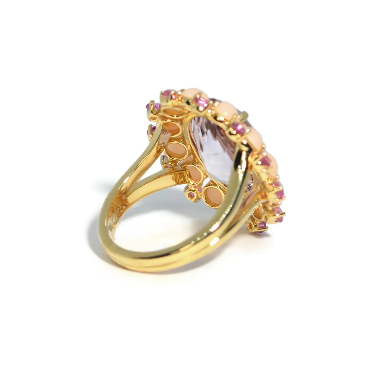 A & Furst - Sole - Ring with Rose de France, Angel Skin Coral and Pink Sapphires, 18k Yellow Gold