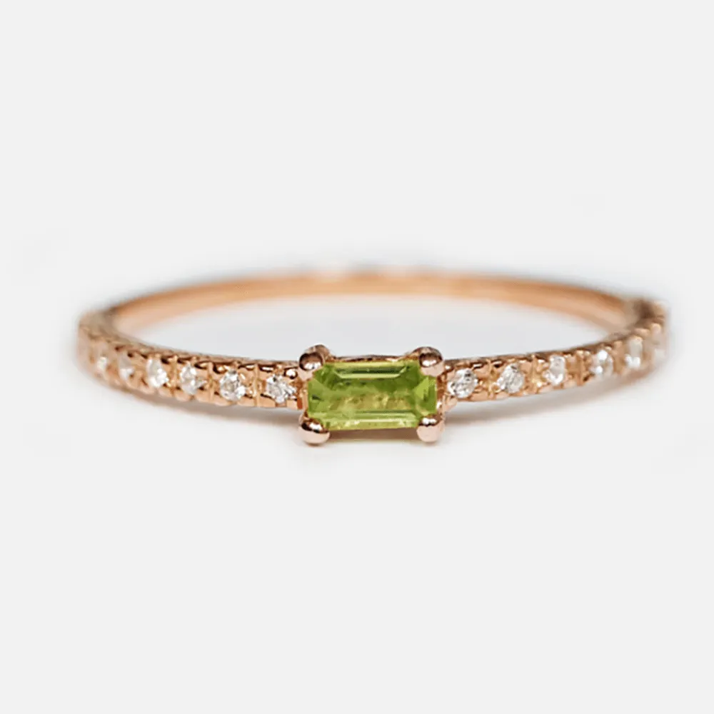 Peridot Baguette Ring Bacchetto