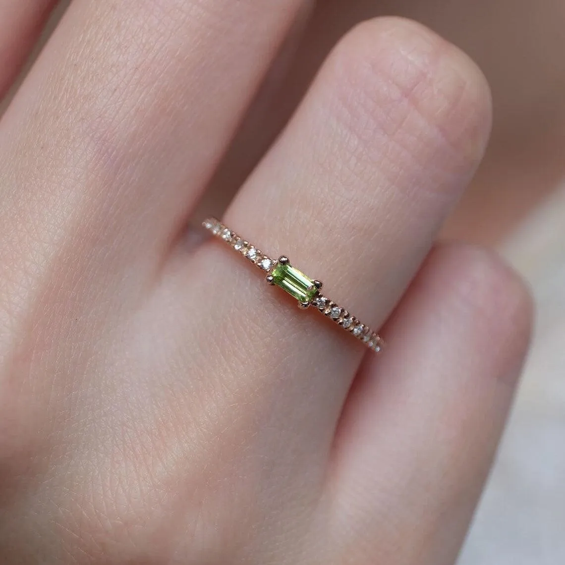 Peridot Baguette Ring Bacchetto