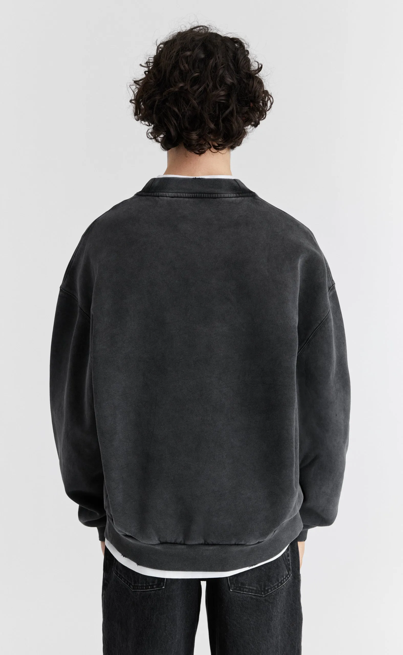 STATE DISTRESSED BLACK CREWNECK