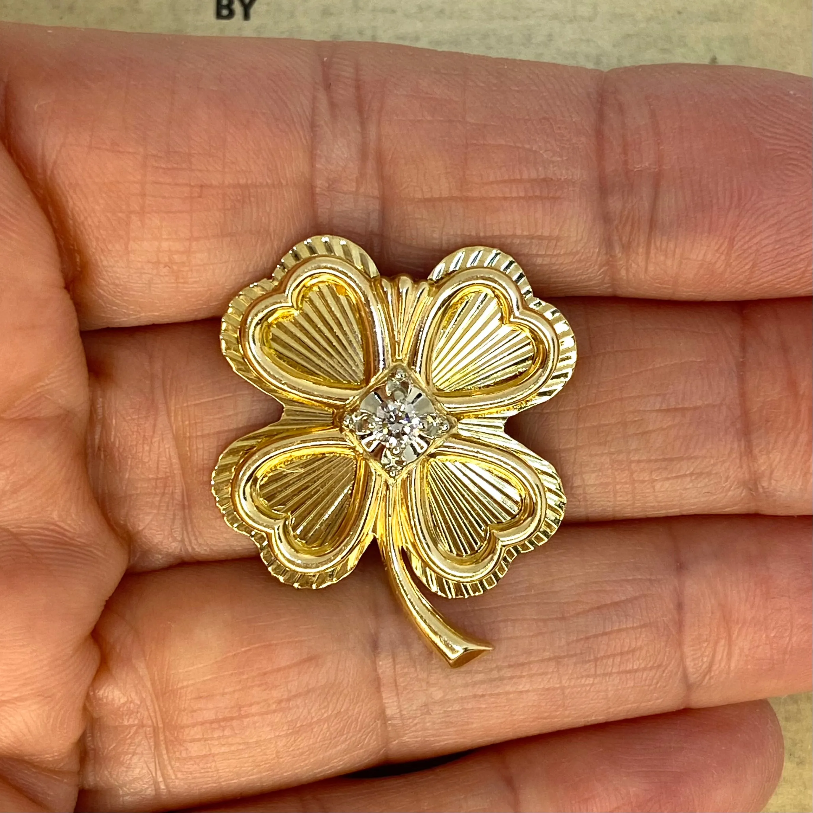 Vintage 14K Yellow Gold Diamond Set Four Leaf Clover Pin