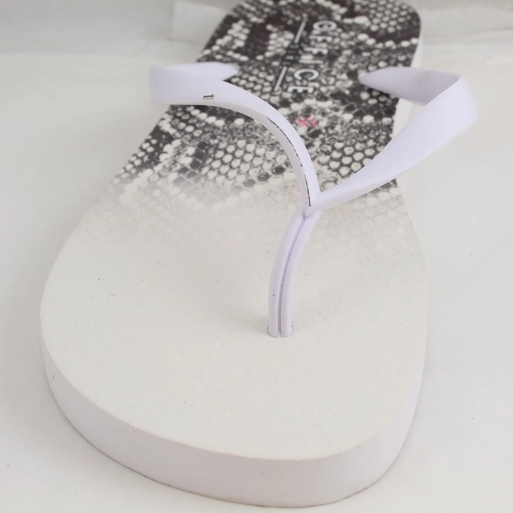 Womens Office Seaside Ombre Toe Post Sandal White Snake